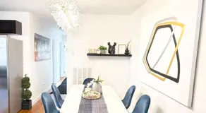 Luxury 3BR 2BA Retreat NYC Getaway Free Parking - Image 2