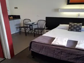 Motel Lodge - Image 2