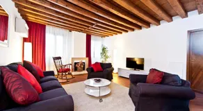 Top Floor Terrace Elegant Apartment 4 min from St Mark s Square No Lift- VHA Collection - Image 2