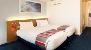Travelodge Wellington Somerset - Image 4