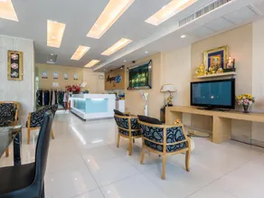 Aryan Suites Hotel - Image 2