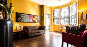 Paskins Town House - Image 2