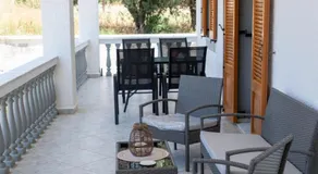 Debbie's Holiday Home with sunset - Image 5