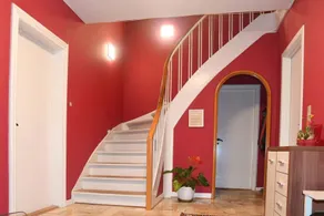 Lovely Town Apartment - Sleeps 5 Parking & Garden - Image 4