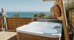 Luxury Boutique Jacuzzi Chalet - Image 3