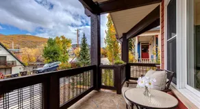 KBM Resorts Luxurious Private Home Easy Walk to Old Town with 2 Family Rooms and BBQ PWS-957 - Image 5