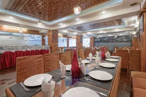 Hotel Regal Palace Srinagar Jammu and Kashmir - Image 2