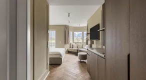 Lingers Suites & Residence - Image 4