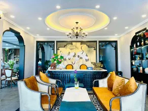 Khách Sạn The One Hotel 2 - Image 2