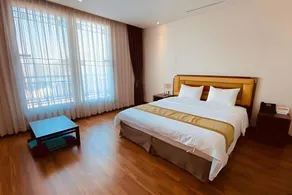 U Castle Hotel - Image 4
