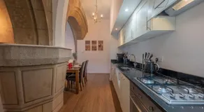 Abbey Church 9 The Nave 2 bedroom Luxury Self catering apartment in Historic Abbey - Image 3