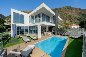 Premium villa on the Madalena seafront|BeachFront - Image 2
