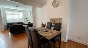 A lovely Three bedroom house in Windsor - Image 2