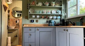 Mountbatten Shepherds hut & Buckhurst Shepherds hut - Image 5