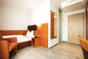 domus Hotel - Image 2