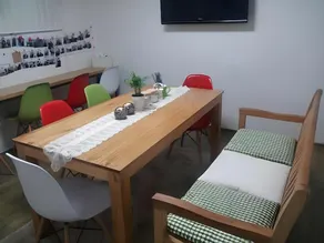 Family & Friends House - Image 3