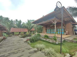 Oemah Tahu Banjarnegara Resto and Resort Mitra RedDoorz - Image 5