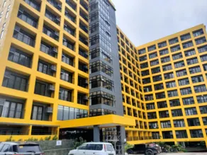 Studio, QueenBed, Balcony Near Malls, Airport & Downtown - Image 4