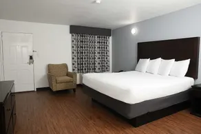 Regency Inn - Image 4