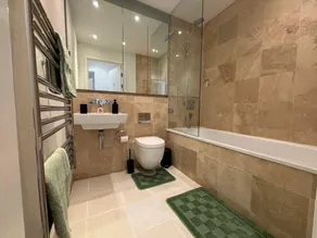 B1 Deluxe Suite - Image 2