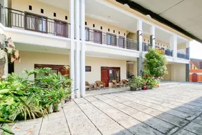 Hotel Muncul Sari Near Bukit Sekipan Tawangmangu RedPartner - Image 3