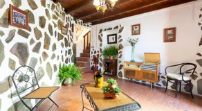 Canarian House with views and pool - Image 3