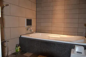 Hotel Takao Asile - Image 4