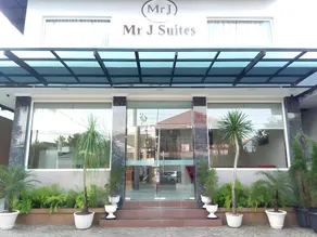 Mr J Suites Hotel Tegal - Image 3