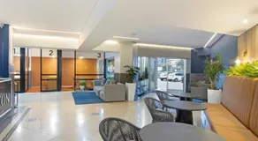 Contemporary Studio Apt w/Cinema - Image 4