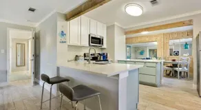 Beautiful Beach House 2 Minute Walk to Sandy Beaches Quiet Area - Image 2