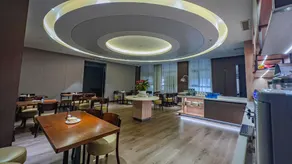 Jiulong Hot Spring Holiday Hotel - Image 4