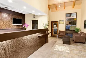 Super 8 by Wyndham Kissimmee/Maingate/Orlando Area - Image 4