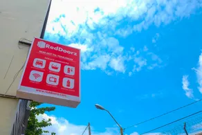 RedDoorz near Exit Tol Pekalongan - Image 3