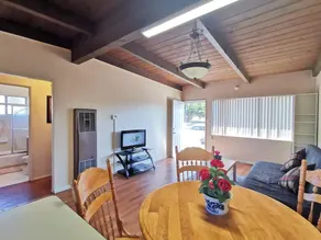 Comfy 2BR 1Bath Apartment near HWY580-80 - Image 2