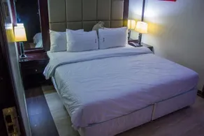 Excel Oriental Hotel - Image 2