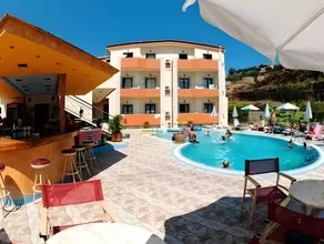 Amalia Apartments-Suites - Image 5