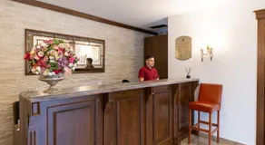 RED CONFORT HOTEL Boutique - Image 5