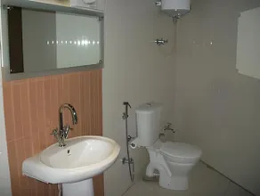 The Corner - Image 5