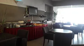 Kosma Business Hotel - Image 2