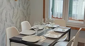 APARTAMENTO CÉNTRICO ESPACIOSO y CON GALERÍA ACRISTALADA - Image 2