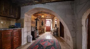 Katre Cave House - Image 4