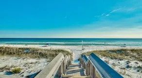 Hidden Gem - pool access, walk to beach - Image 4