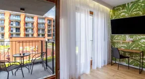Jacuzzi Glass-House Central Station - Image 4