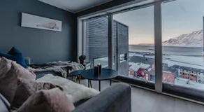 Arctic Retreat - Image 3