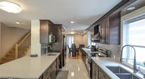 Impeccable, modern, river view, renovated cottage - Image 2