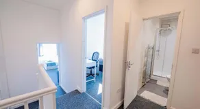 Stylish 2-Bed Cardiff Home - Walk to City Centre - Image 4
