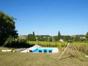 Beautiful holiday home with swimming pool, walking distance from the centre of Verteillac (1 km) - Image 4