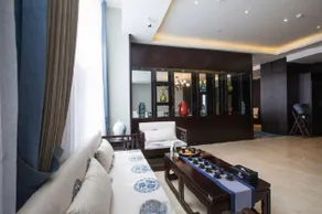 Herun Art Hotel - Image 4