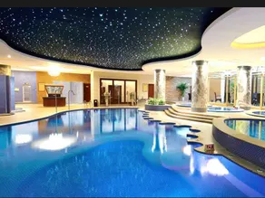 Xinjin Celebrity City Hotel - Image 5