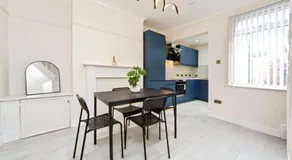 Cosy 2 bedroom Home-Mersey, Wirral-Sleeps 4 - Image 2